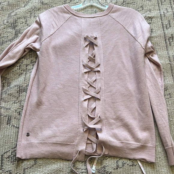 Lace up back Lululemon light pink sweater - Picture 9 of 9